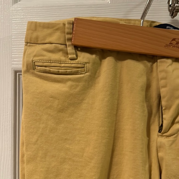 Gap yellow cropped khakis size 10 - Picture 3 of 5